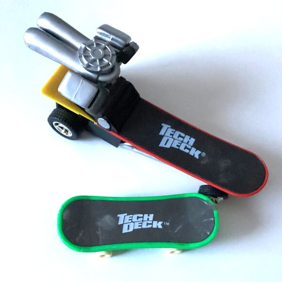 Tech Deck Blast Board Skateboards & 4 Magnetic Figures Toys Collectable - Picture 13 of 14